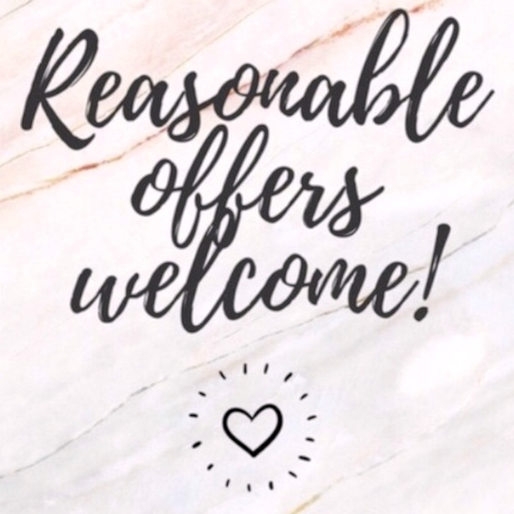 All Reasonable Offers Considered!🥰🥰